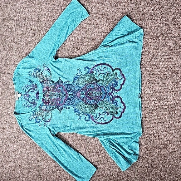 Top - Picture 3 of 16